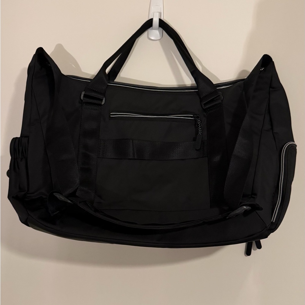 Calpak Fit Gym Bag in Black